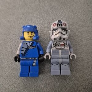 LEGO Blue and Gray Minifigure Set
